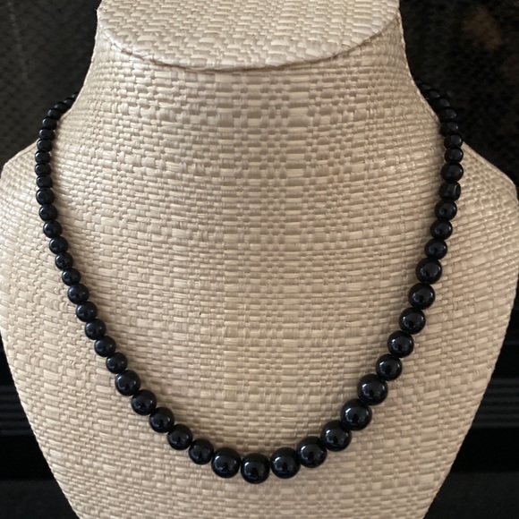 COSTUME JEWELRY--5 PIECES IN LOT. - Picture 3 of 6